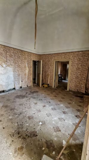 Image No.8-2 Bed House for sale