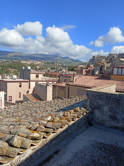 Image No.21-2 Bed House for sale