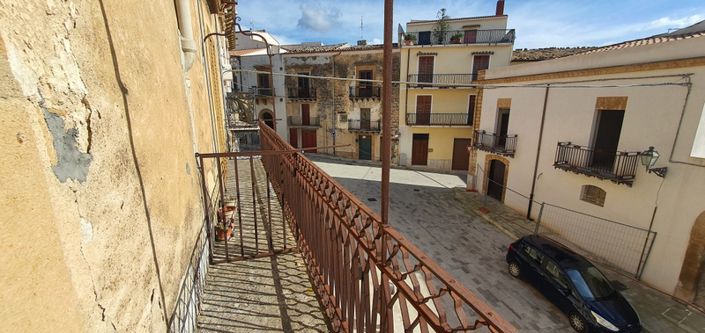 Image No.25-2 Bed Apartment for sale