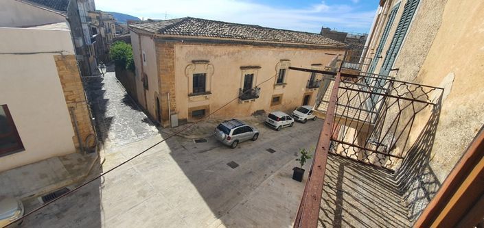 Image No.26-2 Bed Apartment for sale