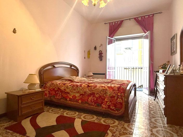 Image No.17-4 Bed House for sale