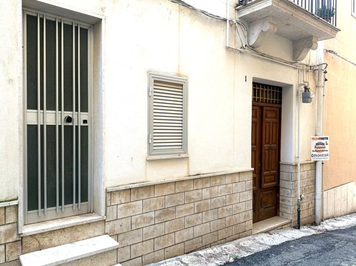 Image No.4-4 Bed House for sale