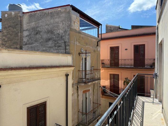 Image No.1-2 Bed Apartment for sale
