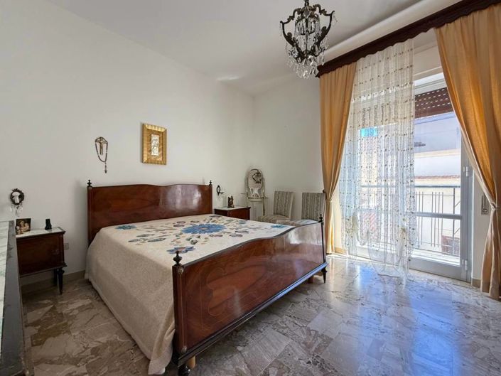 Image No.20-2 Bed Apartment for sale