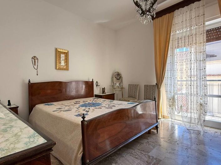 Image No.21-2 Bed Apartment for sale