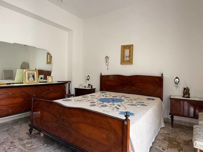 Image No.23-2 Bed Apartment for sale