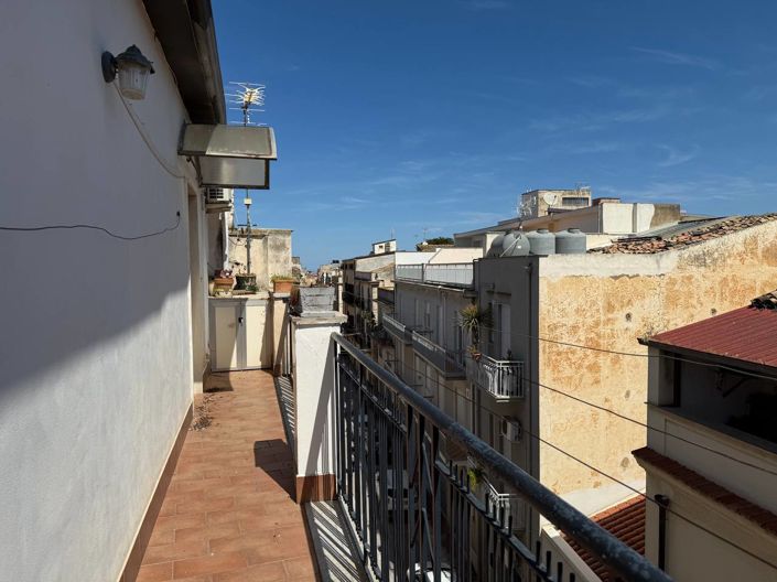 Image No.30-2 Bed Apartment for sale