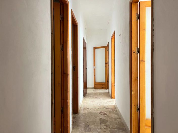 Image No.12-3 Bed House for sale