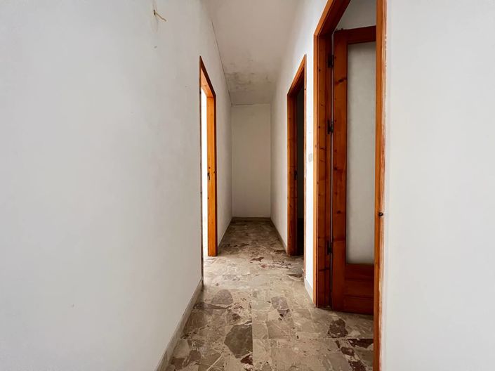 Image No.13-3 Bed House for sale