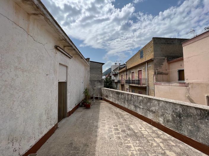 Image No.23-3 Bed House for sale