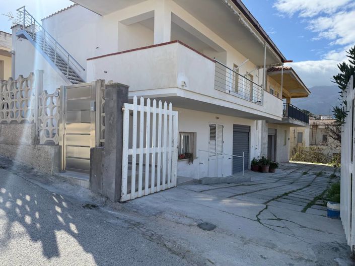 Image No.2-2 Bed Villa for sale