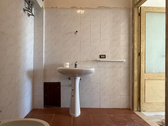 Image No.20-2 Bed Villa for sale