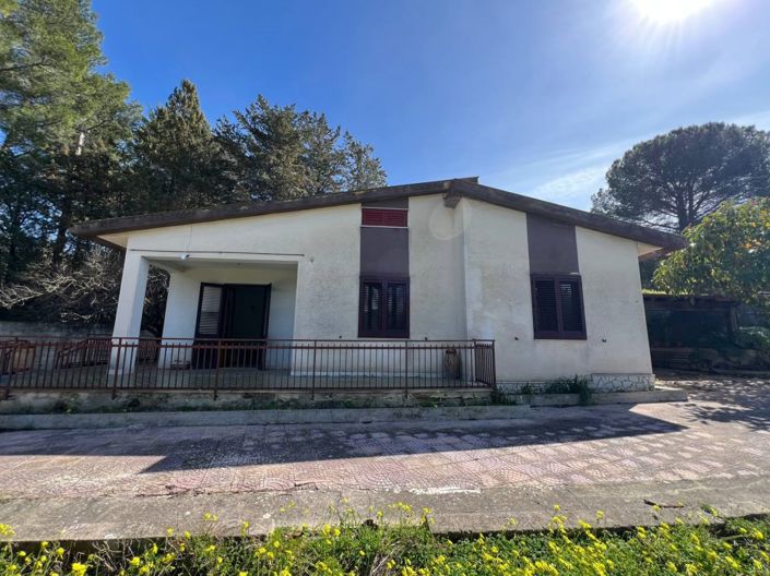Image No.1-3 Bed Villa for sale