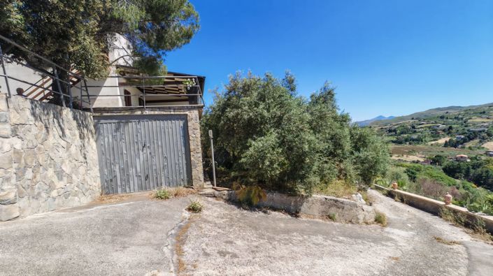 Image No.33-2 Bed Villa for sale