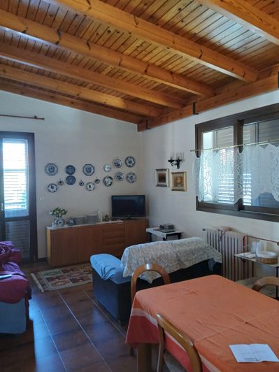 Image No.18-8 Bed House for sale