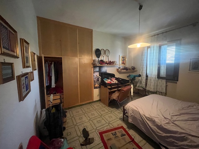 Image No.20-8 Bed House for sale