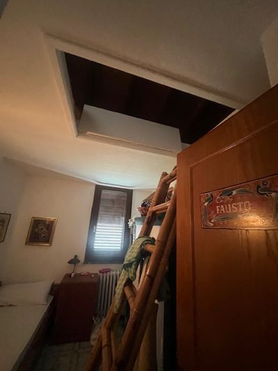 Image No.22-8 Bed House for sale