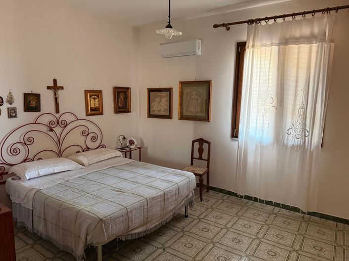 Image No.23-8 Bed House for sale