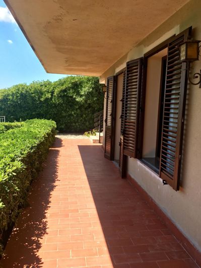 Image No.5-8 Bed House for sale