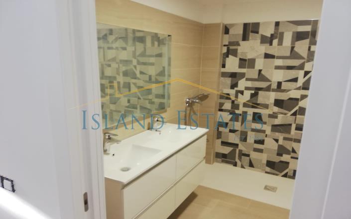 Image No.8-4 Bed Villa for sale