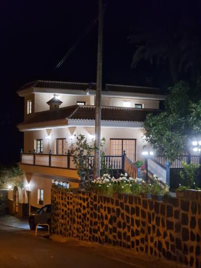 Image No.18-7 Bed Country House for sale