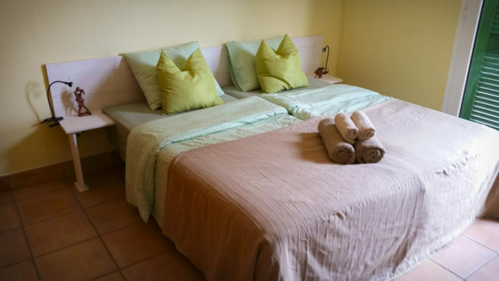 Image No.10-6 Bed Villa / Detached for sale