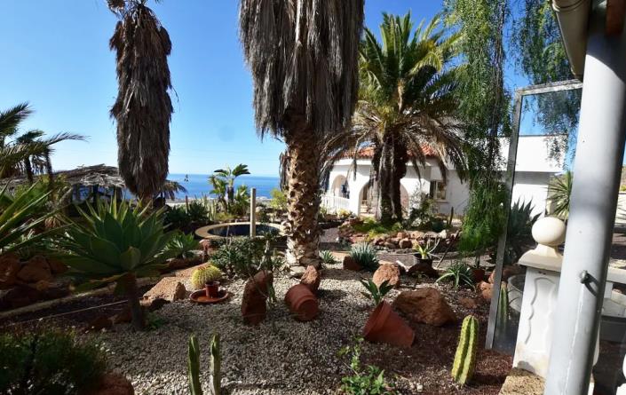 Image No.12-5 Bed Villa / Detached for sale