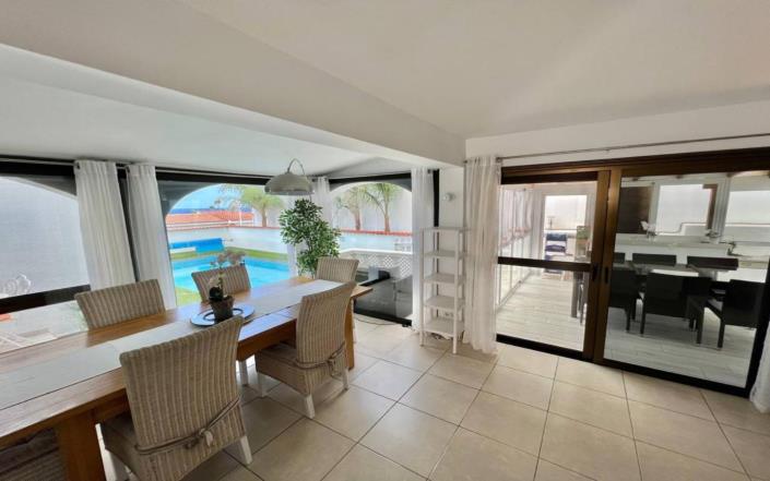 Image No.2-4 Bed Villa / Detached for sale