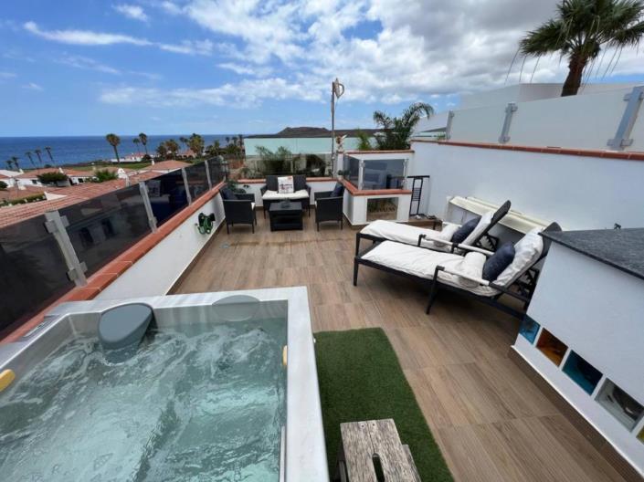 Image No.1-4 Bed Villa / Detached for sale
