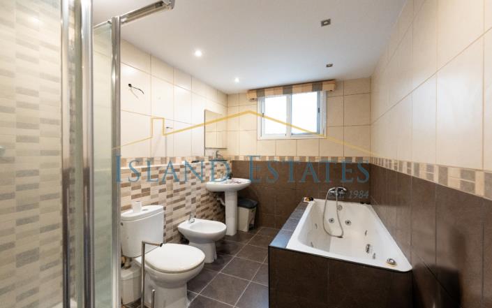 Image No.18-7 Bed House/Villa for sale