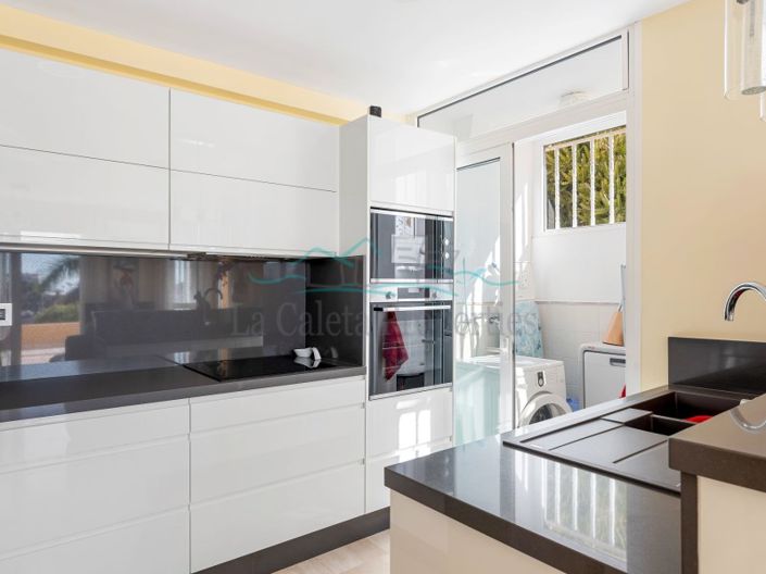 Image No.26-3 Bed Apartment for sale