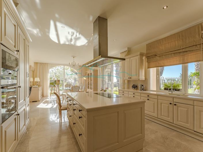 Image No.10-5 Bed Villa for sale