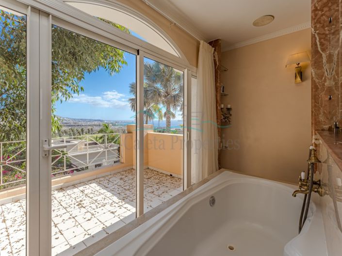 Image No.20-5 Bed Villa for sale