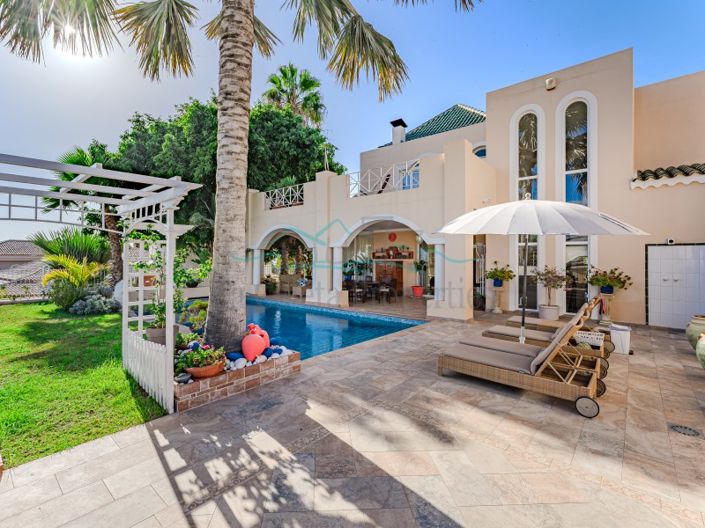 Image No.3-5 Bed Villa for sale