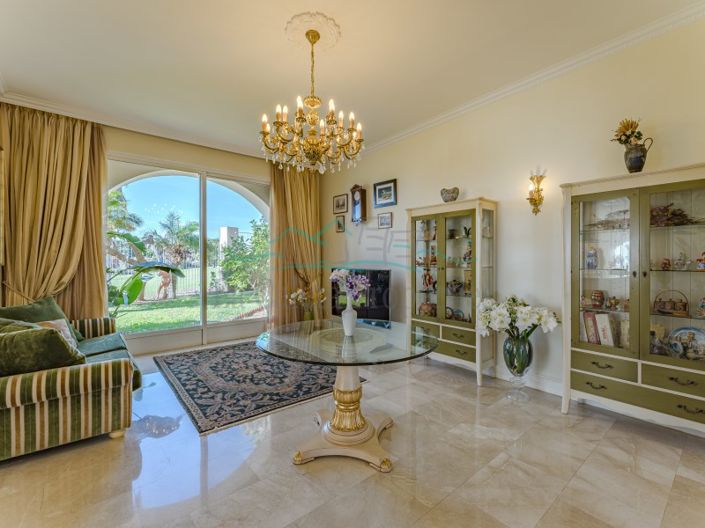 Image No.7-5 Bed Villa for sale