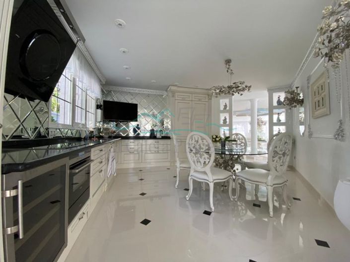 Image No.15-6 Bed Villa for sale