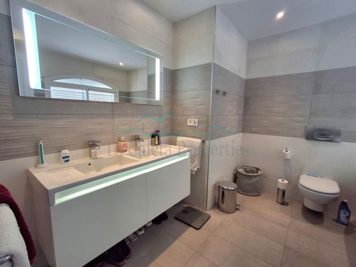 Image No.23-4 Bed House for sale