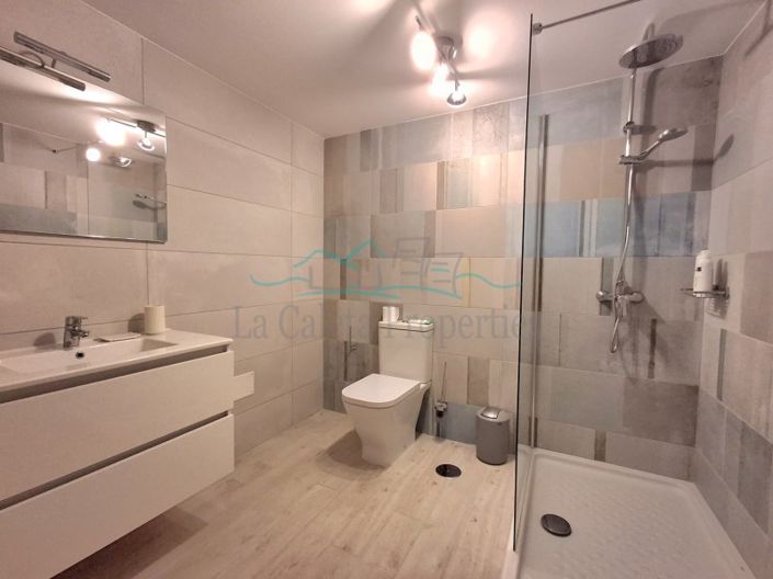 Image No.25-4 Bed House for sale