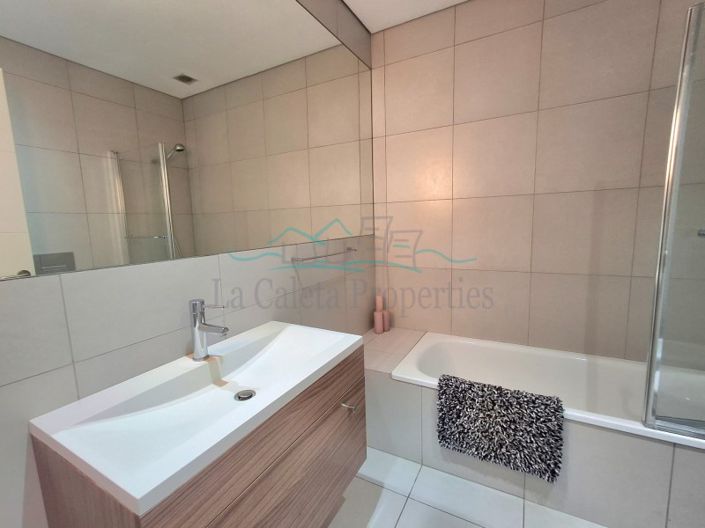 Image No.25-3 Bed House for sale