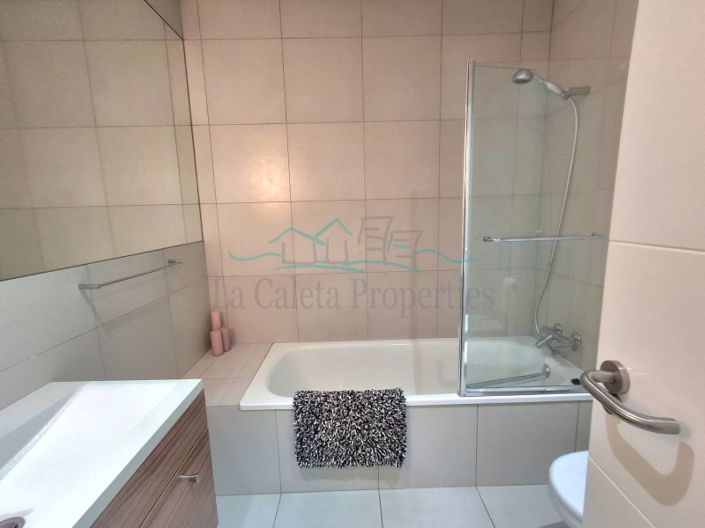 Image No.26-3 Bed House for sale