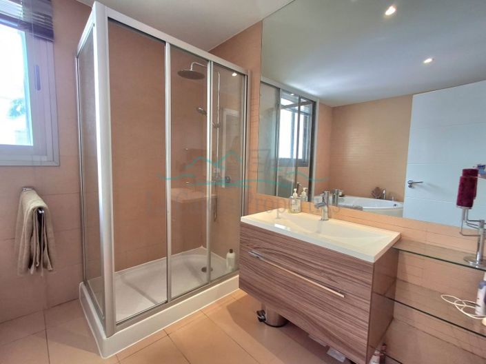 Image No.27-3 Bed House for sale