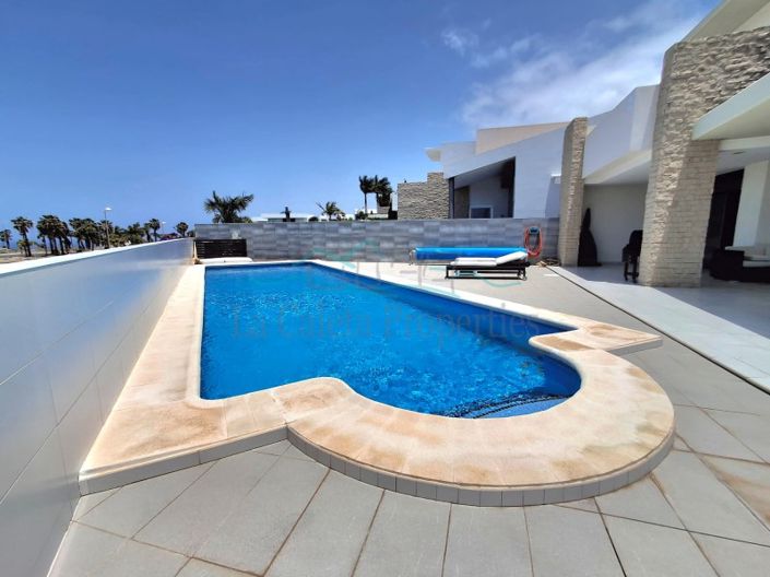 Image No.8-3 Bed House for sale