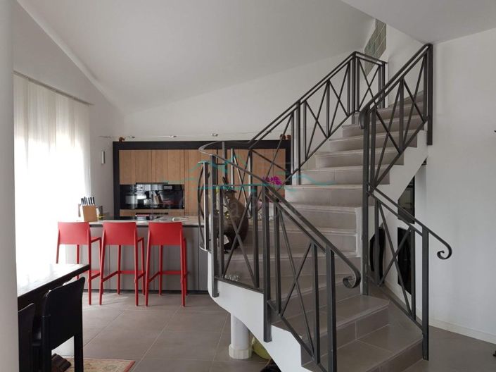 Image No.4-2 Bed Farmhouse for sale