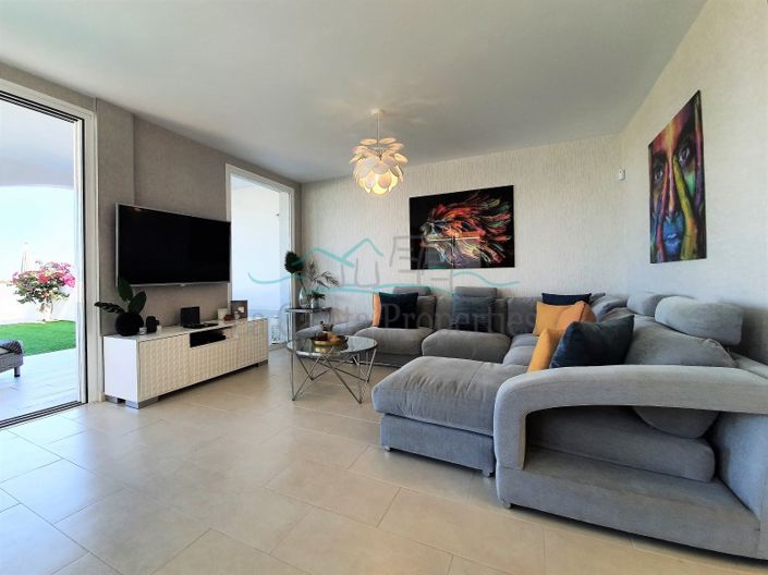 Image No.10-3 Bed House for sale