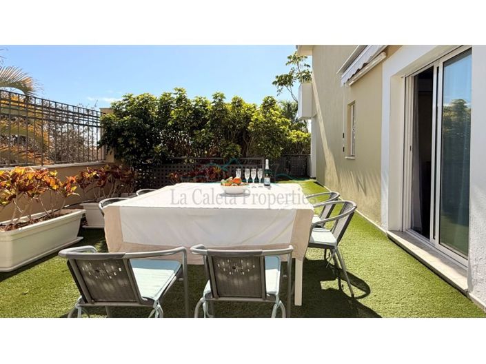 Image No.2-5 Bed House for sale