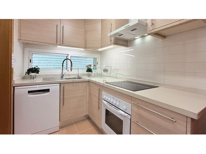 Image No.4-5 Bed House for sale