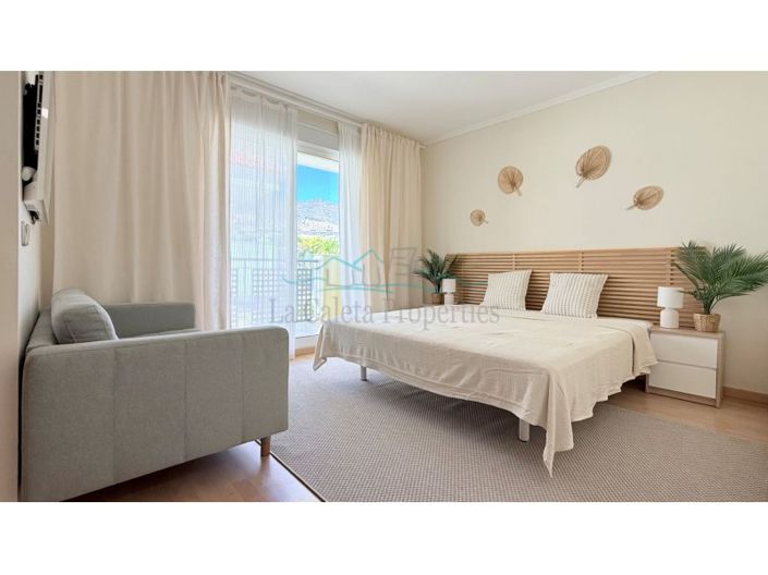 Image No.5-5 Bed House for sale