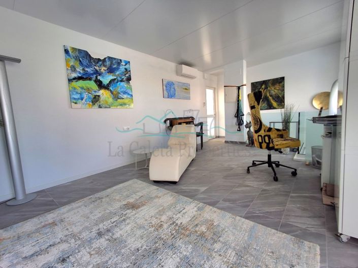 Image No.28-3 Bed Villa for sale