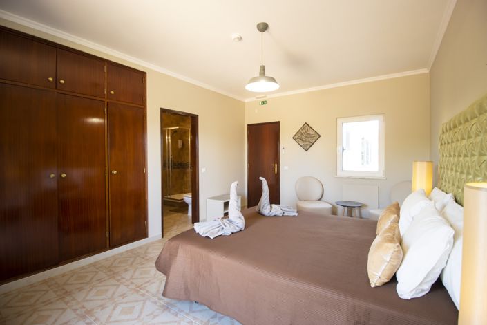 Image No.13-8 Bed Villa for sale