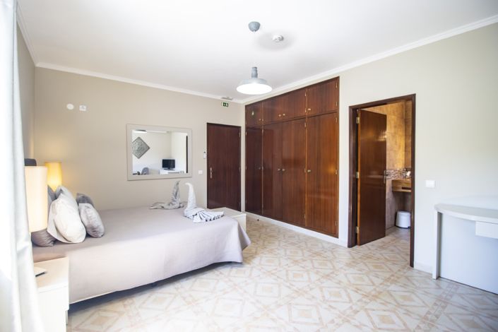 Image No.15-8 Bed Villa for sale